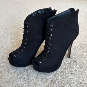 Rock and Republic 5” stiletto heel Booties